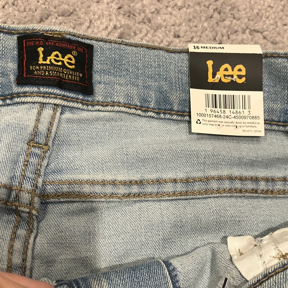 ❌SOLD on VINTED❌ - Lee Light Blue Capri Legendary Style Jeans - Picture 3 of 11
